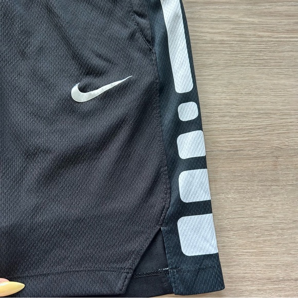 Nike Elite Dri-Fit Basketball Shorts - Picture 2 of 5